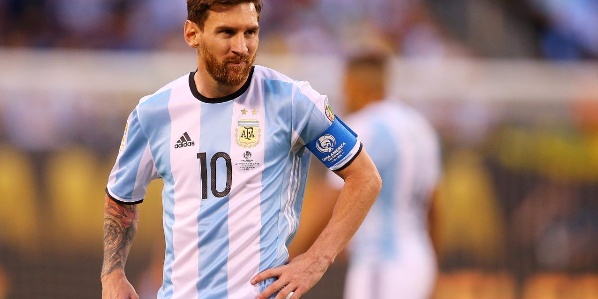 Lionel Messi Argentiinan jalkapallomaajoukkueen paidassa