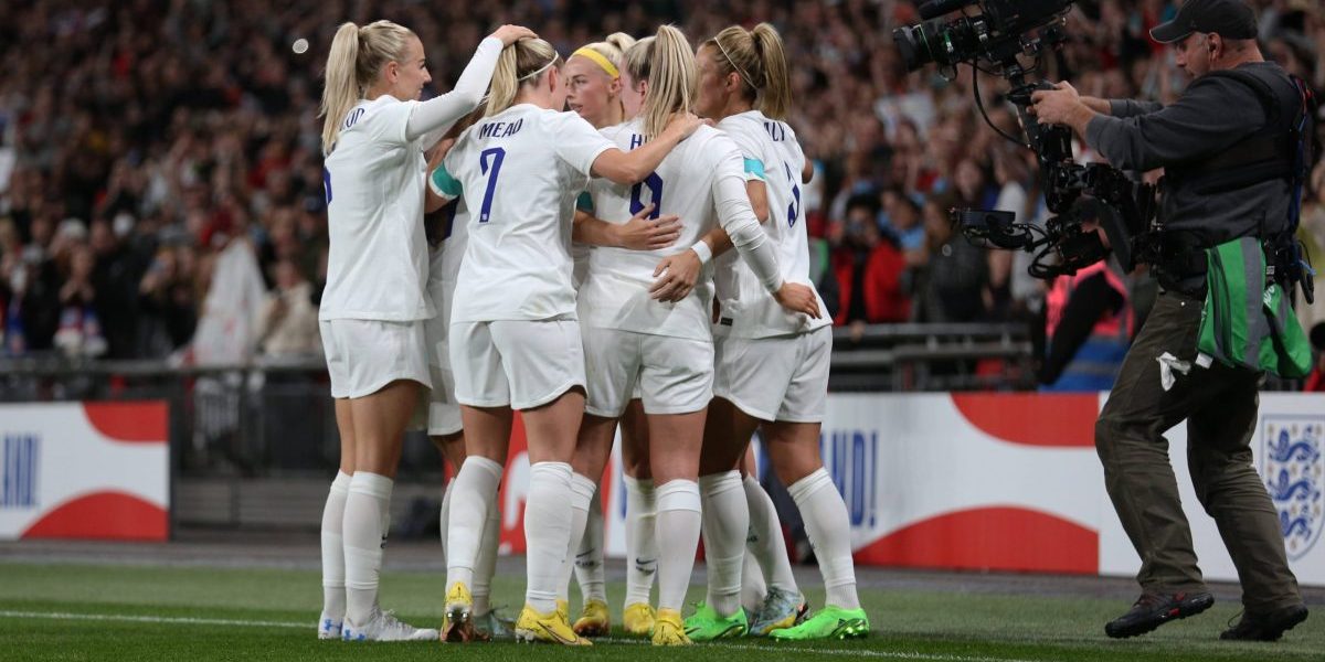 Englannin naisten jalkapallomaajoukkue, Englanti